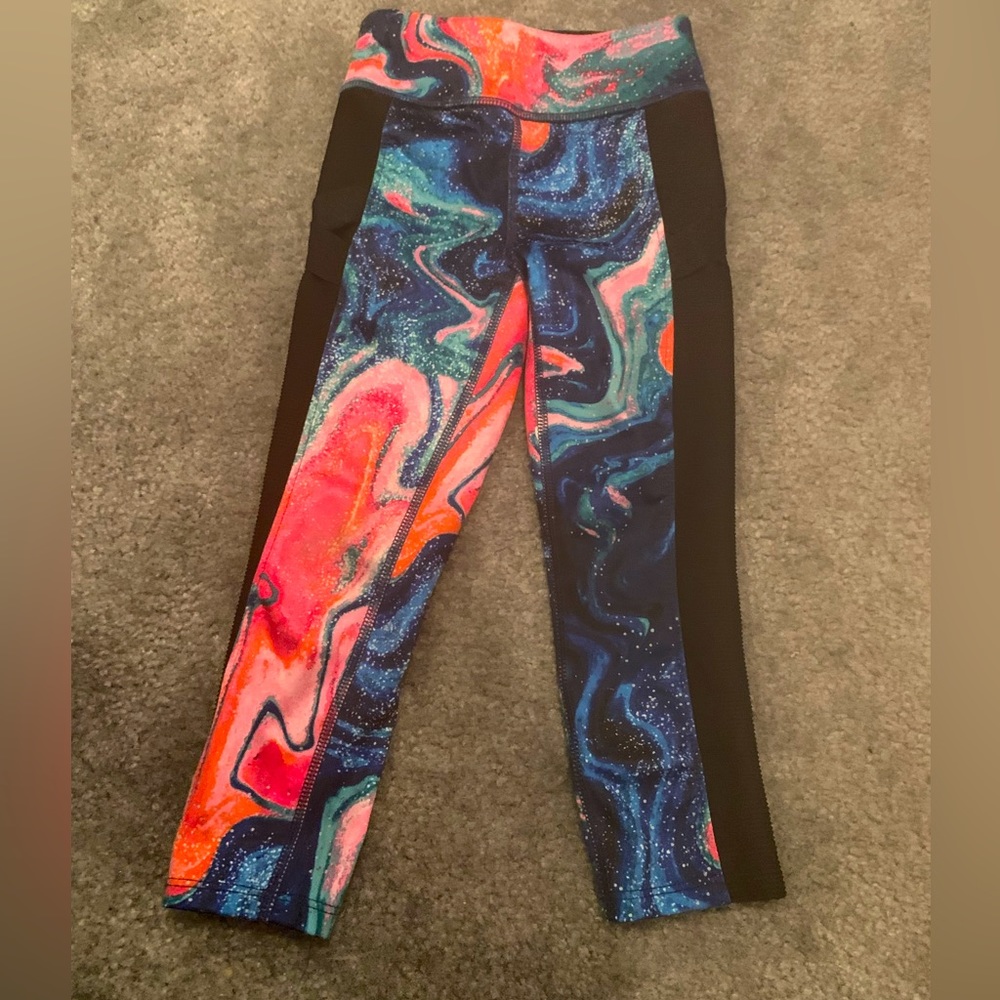 Aviva leggings like new with adorable tie dye design!